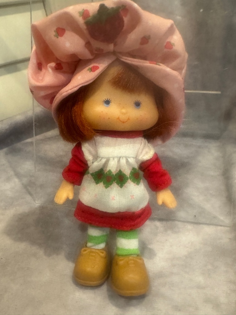 Vintage Strawberry Shortcake Doll - Pink & Red Outfit little mini doll 1979‎